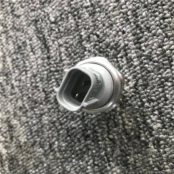 Excavator Kobelco SK60-8 Air Conditioning Pressure Switch LL20-0523C HFC-134A0.196MPA-3.14MPA
