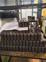 Arc en céramique R75.15 anti-corrosif X r67.15 X W64 de ferrite d'étape d'aimant permanent de moteur
