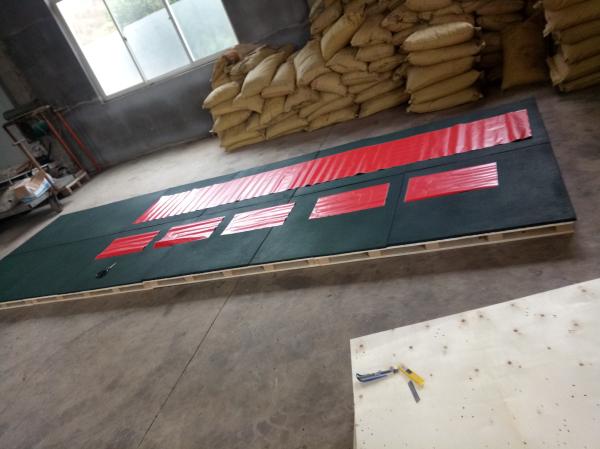 SGS Certified Sports Floor Tiles Thickness 15/20/25/30/35/40/45/50mm Temperature Range From -40°C to 100°C