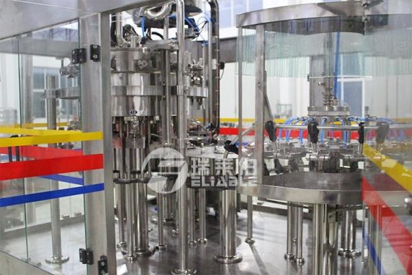 Planta carbonatada do refresco do tampão de parafuso/máquina de engarrafamento carbonatada da bebida