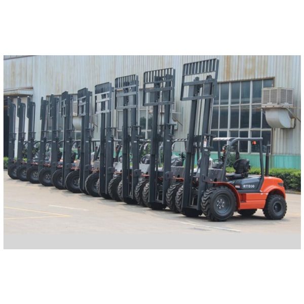 RTD30-X35 and RTD35-X35 2WD Rough Terrain Forklift for Cost Effective and Powerful Performance on Uneven Ground