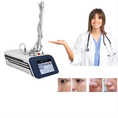 Máquina de revitalização da pele a laser de CO2 comercial 10600nm Dimensão de ponto ajustável