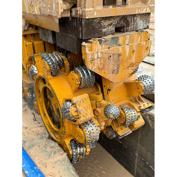 Hypertec Trench Cutter with Customizable Color and 640~2500mm Flat Teeth Wheel for Diaphragm Wall Construction
