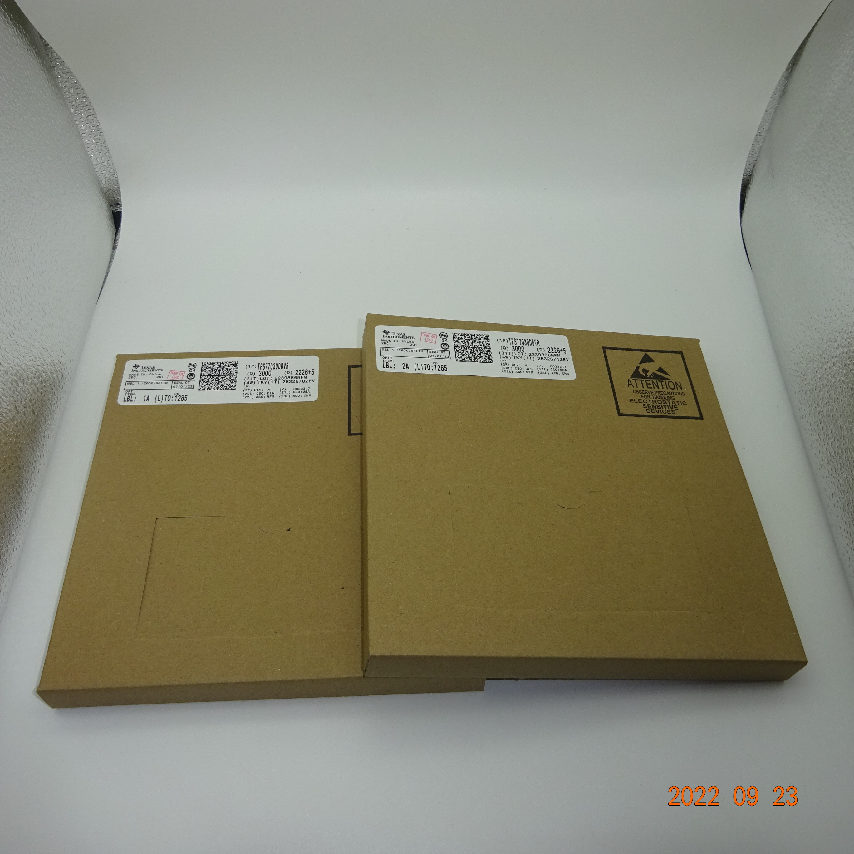 Электронные интегральные схемы TPS77030DBVR 50 мА PMIC