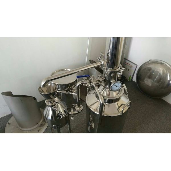 Stainless Steel Essential Oil Distillation Machine Rose Oil Machine Citronella Oil Extraction Machine with Online Support