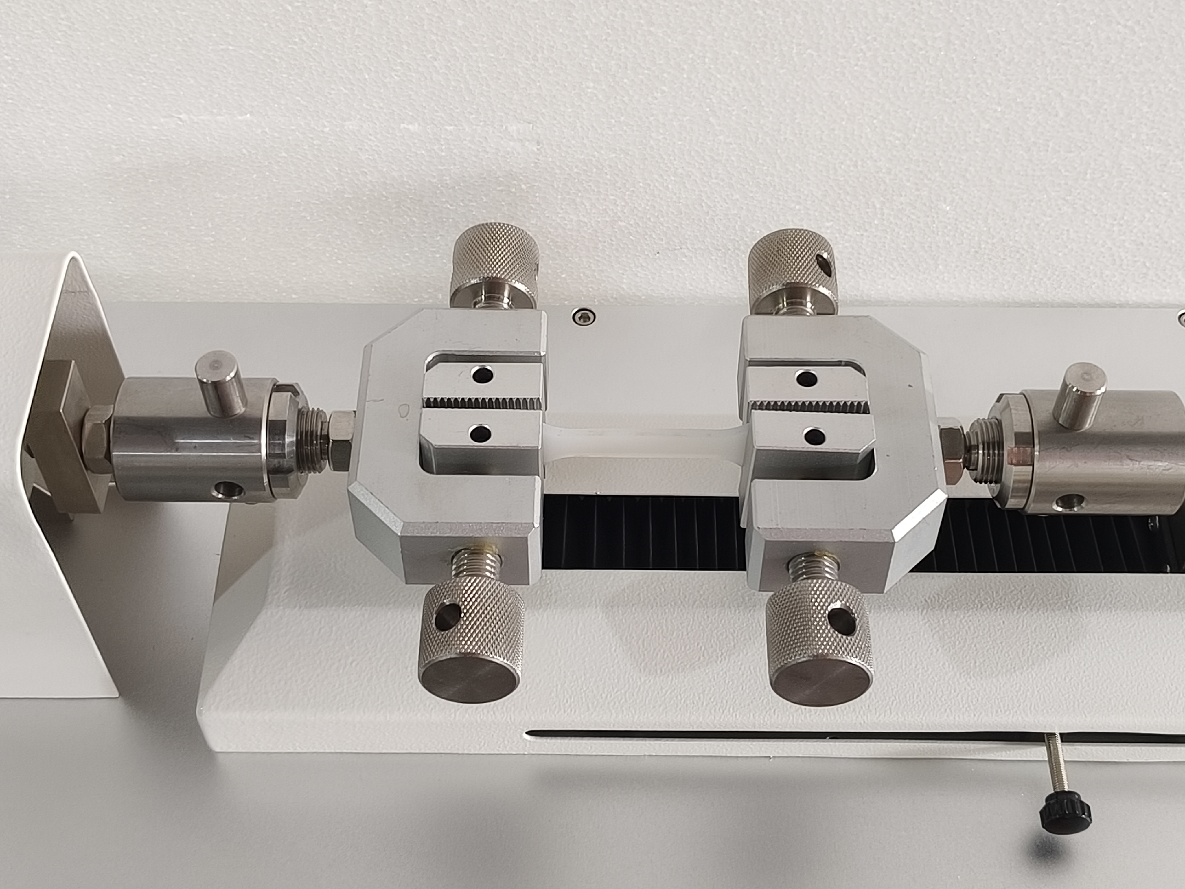 Microcomputer Controlled Horizontal Tensile Testing Machine