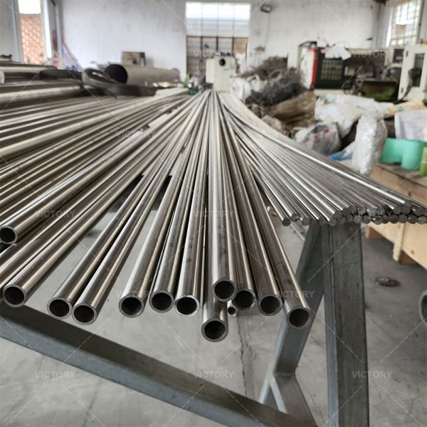 Résistance à la corrosion de l'eau de mer alliage de nickel Inconel 825 tuyau rond pour l'industrie maritime