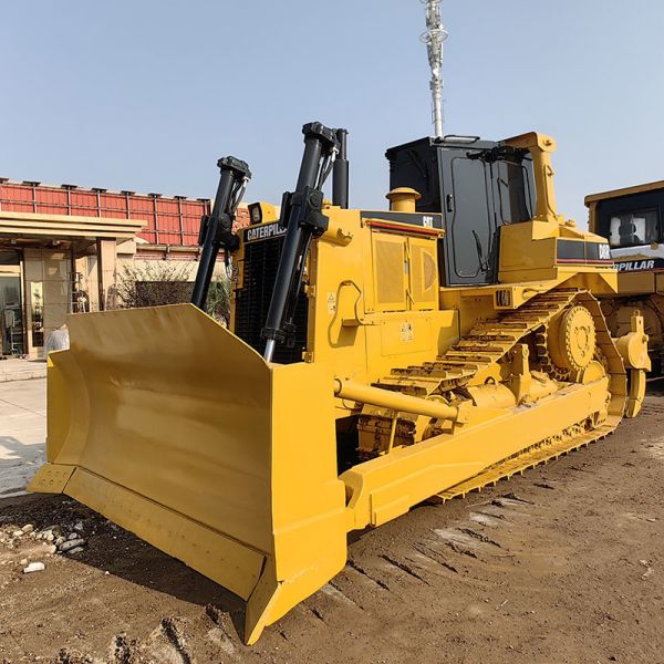 Caterpillar D8R Used Bulldozer 625L Large Fuel Tank Capacity 228KW Rated Power