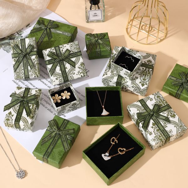 Charm Jewelry Box with Acceptable OEM/ODM and Zipper Closure