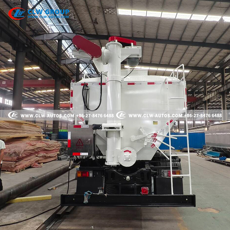 ISUZU 20m³ Bulk Feed Transport Truck For Chicken Feed Delivery