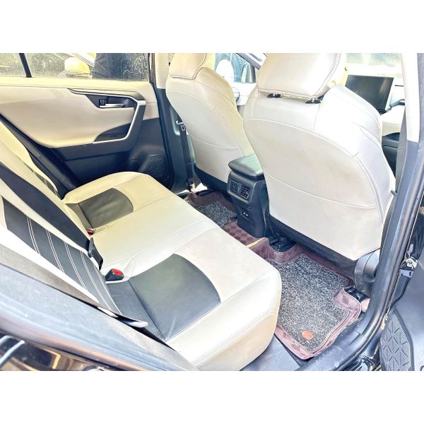 Premium First-Owner Toyota GTM Automobile with Original Structure and 70,000 km Genuine Mileage