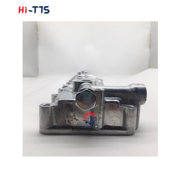 1112810281 1112810370 Oil Cooler Cover for 6BD1 6BG1 Isuzu Engine Parts