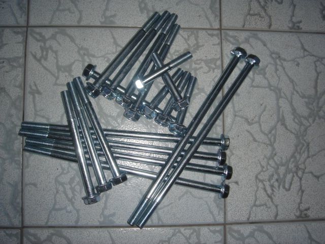 Carbon Stainless Steel DIN912 Hex Head Bolt with High Tensile Strength for Machinery Applications in M4-M64 Sizes