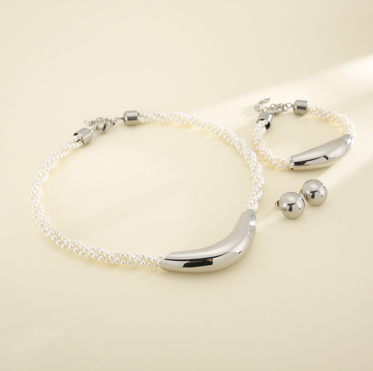 Women Fashionable Adjustable Size Pearl Jewelry Set