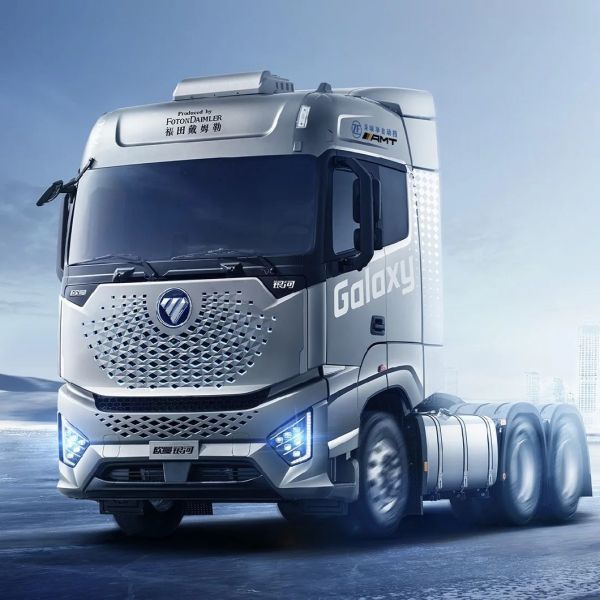 Tire Design Tubeless 400HP 35 Ton 6X4 8X4 Actros Shacman Tractor Truck for in 2023