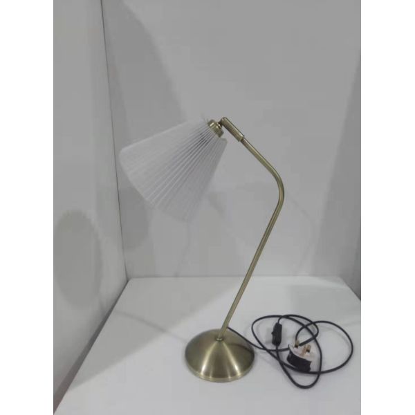 Antique White Pleated Brass Swing Arm Desk Lamp H400 For Hotels