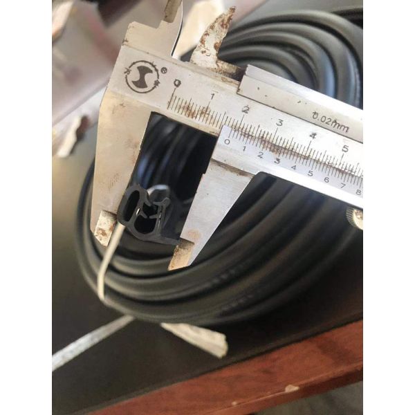 Сталина Вставьте защитную полосу на краю двери автомобиля резиновые пломбы с берегом Твердость A 65