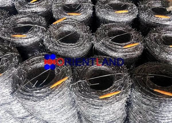 2.0mm Double Twist Barbed Wire 200m Barbed Wire Fencing 5inch Barb Spacing
