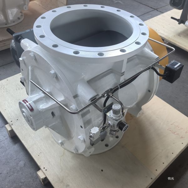 Drop through cast iron rotary valve used for pneumatic conveying