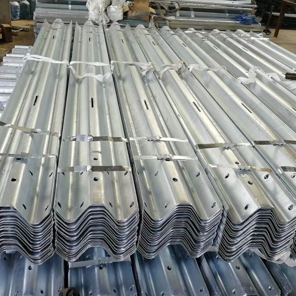 Powder Coated Galvanized Steel Highway Guardrail with Fishtail Terminal End Exported to Angola