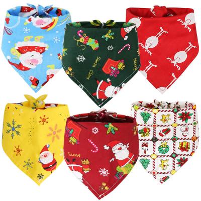 O lenço impresso algodão do animal de estimação do Natal do cão veste acima a toalha Cat Bib Decoration da saliva do triângulo