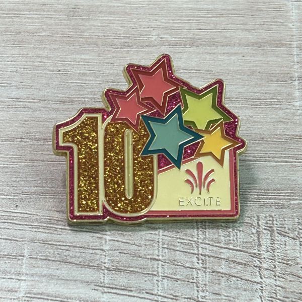 Chimelong 35th Anniversary Red Glitter Enamel Pin – Gold Frame Starry Sky Commemorative Badge