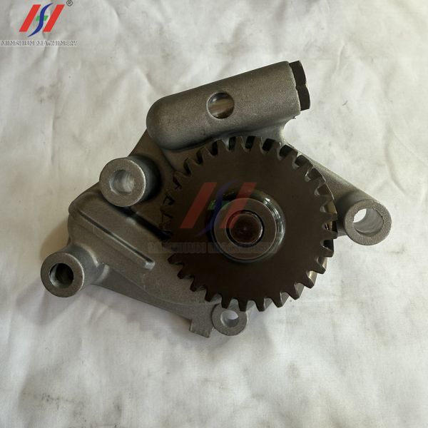 Oil Pump 129900-32001 Is Suitable For Yanmar 4TNV94 And 4TNV98 Diesel Engine Parts
