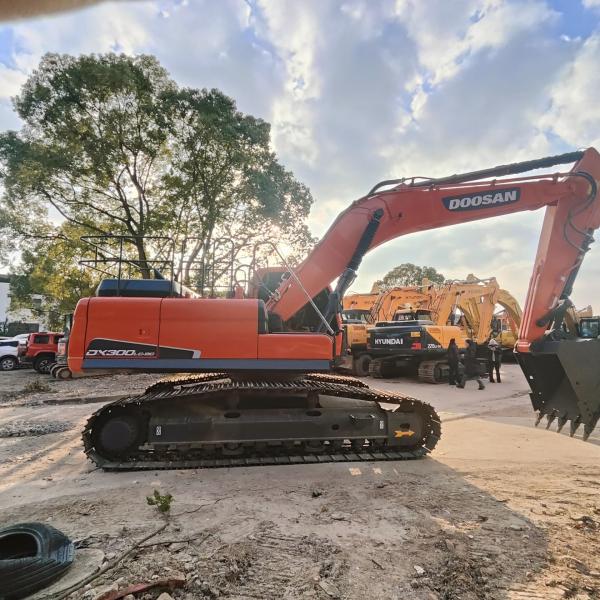 Used Big Excavator Digger DOOSAN DH300 Hydraulic Excavator Machine Second Hand