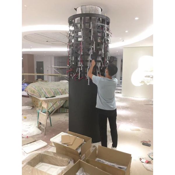 P4 Outdoor LED Display Screen 960x960mm Digital Sign Board with 5500-8500nit Brightness and Wide Viewing Angle