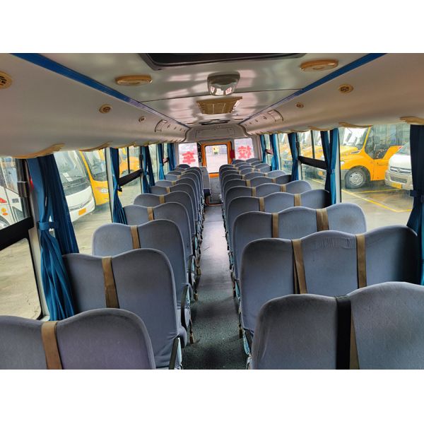 Diesel Euro 4 Autobus escolar aposentado Dongfeng 56 lugares Autobus escolar amarelo