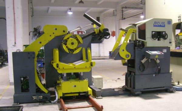 3 em 1 alimentador servo do Nc e em alimentador do Straightener de Decoiler com as máquinas da imprensa de poder