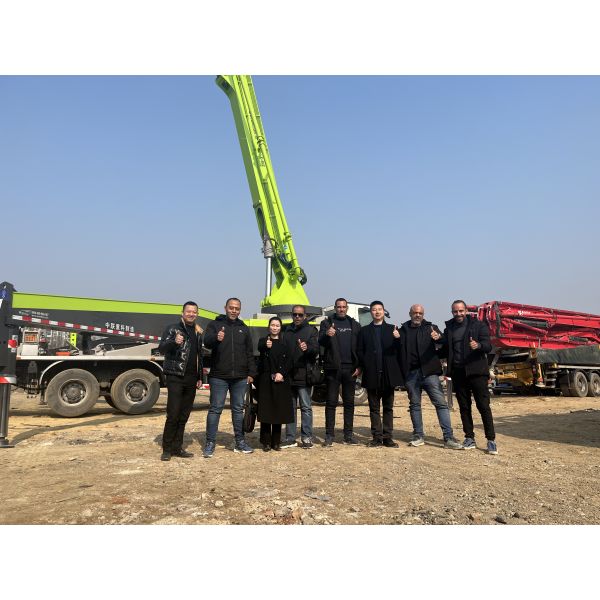 Compact Structure Putzmeister Concrete Pump Truck Cylinder Type Intelligent Electrical Control