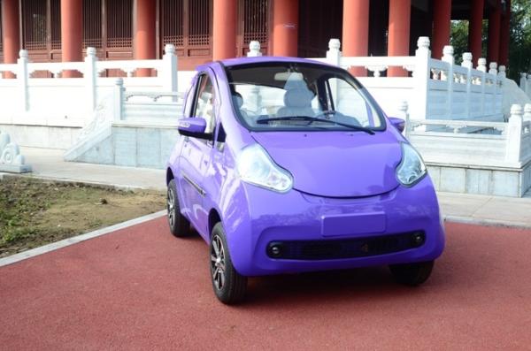 Carro bonde da cidade de 2 Seater para o transporte, cor brilhante dos veículos elétricos pequenos