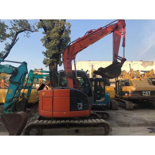 Japan Used Excavator ZX75US-3 Energy Efficient Hitachi Crawler Excavator