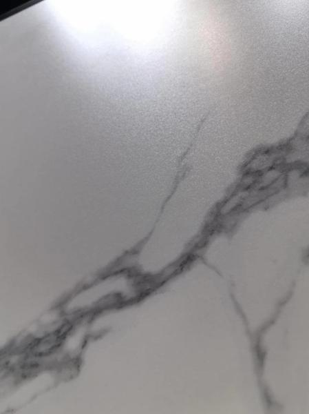 Carrara carreaux de sol extérieurs et sans décoloration 1200x1200x9mm blanc visage de bébé vitrifié carreaux de porcelaine pour la décoration et l'hôtel