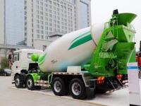 Sinotruk Howo 10M3 auto-chargement du béton et du ciment avec pompe