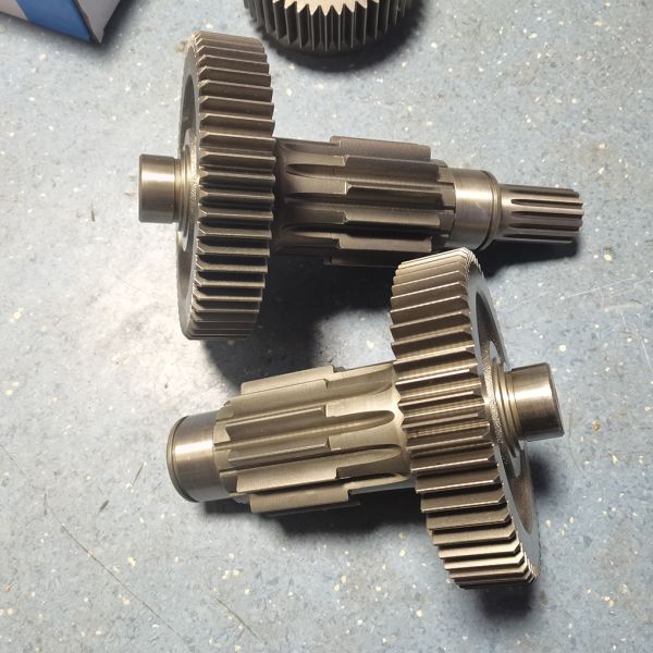 SHACMAN Truck Distributor Box Centre Shaft Welding Assembly 12jsd200t-1707051 for Transmission