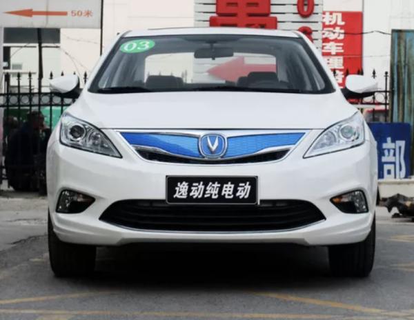 EV460 Eado Changan Car EV 5 Doors 5 Seats Compact Sedan
