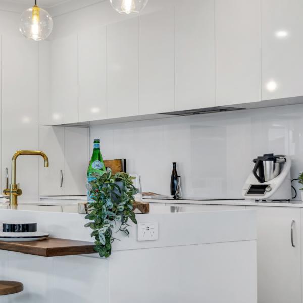 DTC Acrylic Kitchen Furniture Modern Moisture Proof 18mm Kitchen Unit