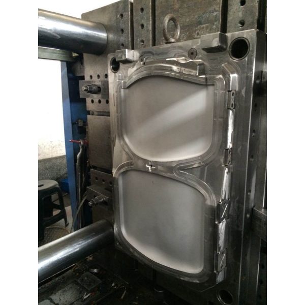 Molde plástico de la silla P20 con el tiempo 45-60s de Cylce del molde de la silla de la oficina de las piernas del metal