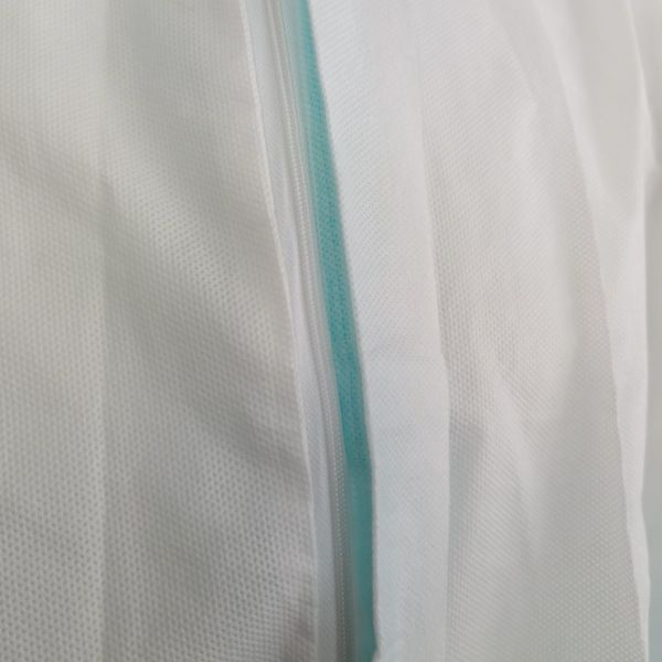 175*140cm Disposable Protective Isolation SMS Nonwoven Coverall with Heat Taped Seam