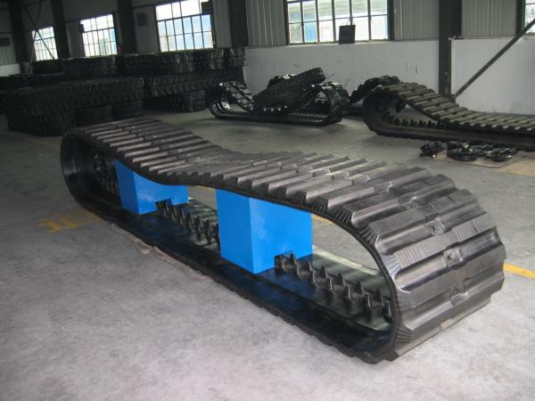 Flexible Komatsu Rubber Tracks , Morooka Rubber Tracks Tear Resistance