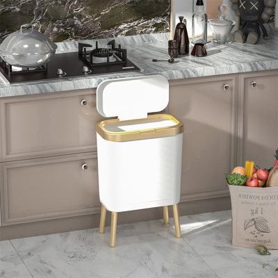 Four Legged Plastic Kitchen Trash Bins White Plastic Trash Can With Lid