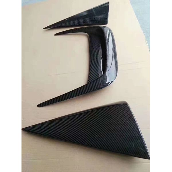 Fibre de carbone de haute qualité pour Ferrari F12 Décoration du couvercle en fibre de carbone F12 Fibre de carbone compartiment moteur Tuyere petite pièce