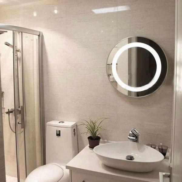 Miroir en argent écologique poli 5 mm éclairé pour une décoration élégante de salle de bain