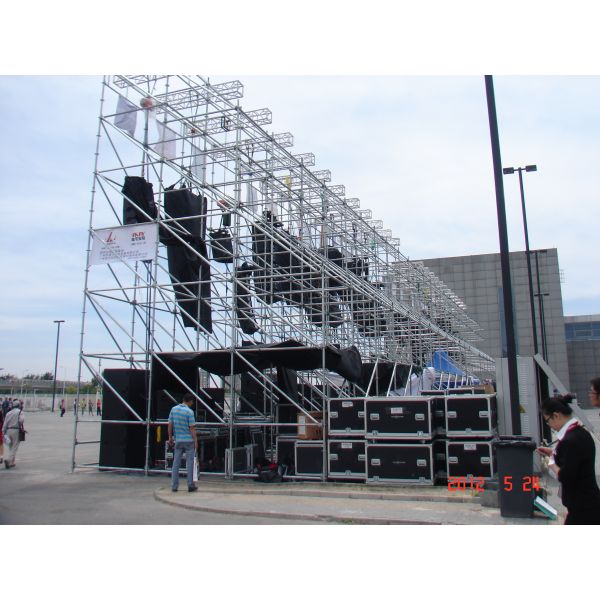 Зеленый напольный земной этап системы ферменной конструкции диктора связывая трубчатую растяжку 30×3 mm