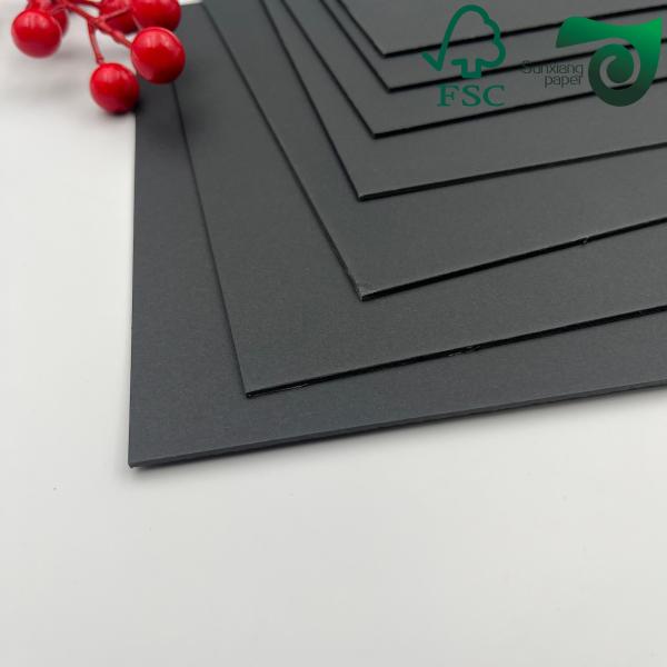 100g 120g Papier Noir Massif en Pâte Vierge Avec Haute Résistance à l'Éclatement Pour Sacs Shopping