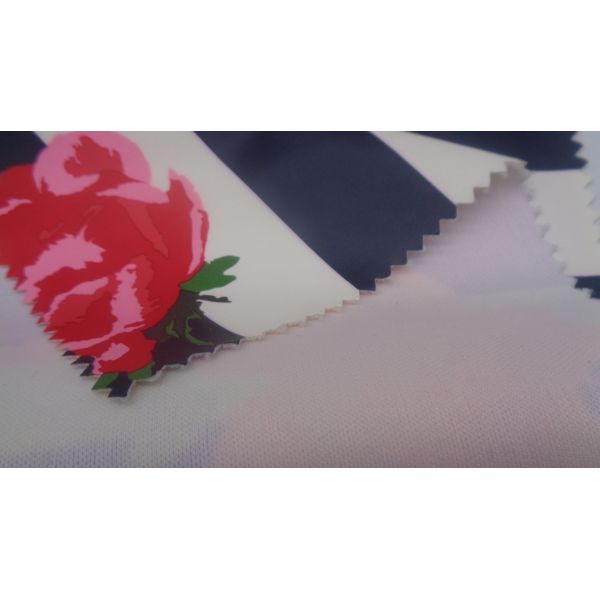 PU Coated Winter Jacket Fabric 237 GSM Windproof Rose Printed