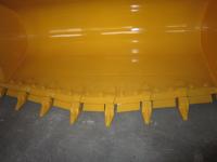 22D0113X0 ㎡ da cubeta 2,7 com os dentes da cubeta para peças sobresselentes do carregador da roda