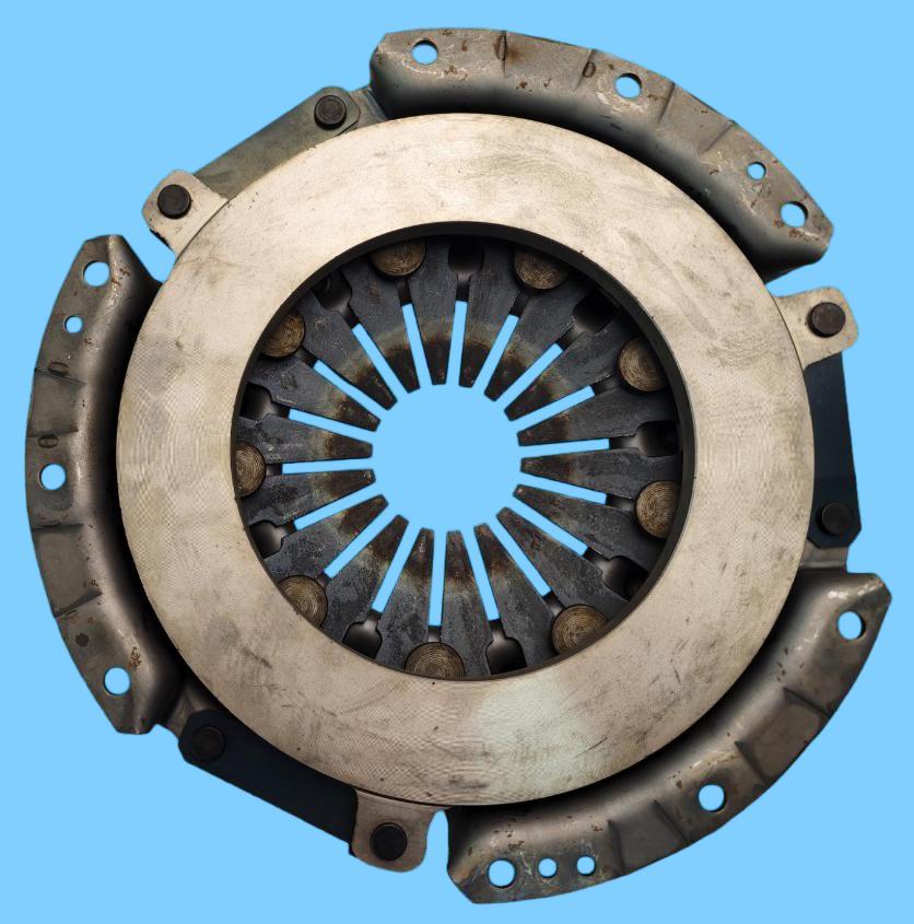 Manual Transmission Clutch Pressure Plate 30210-P2701 for Nissan QD32 Pickup